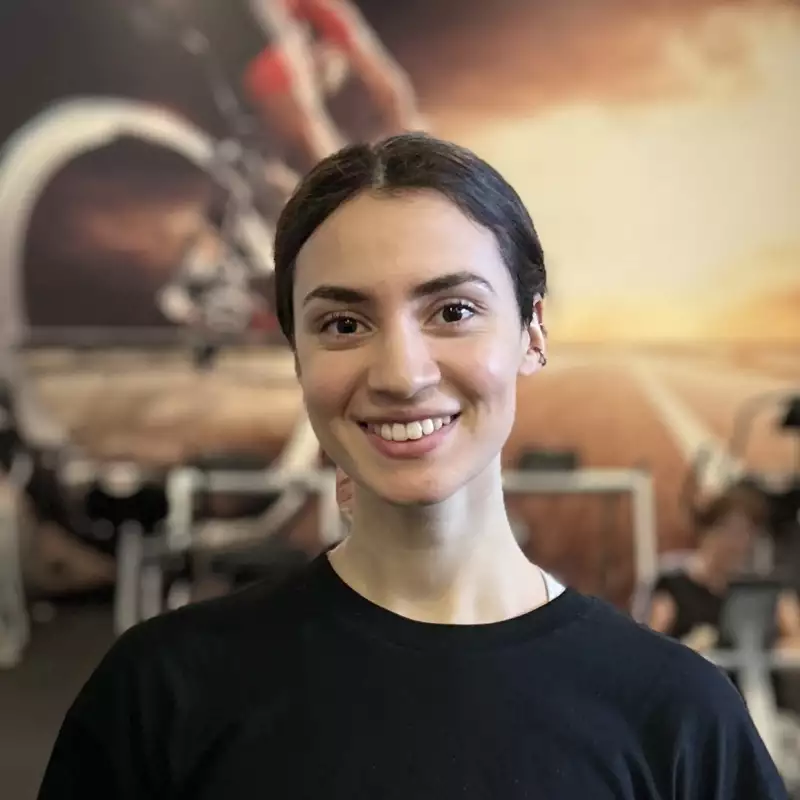 Jasmin Fetoui, Rezeption, Trainer/in, B.Sc. Sportwissenschaft